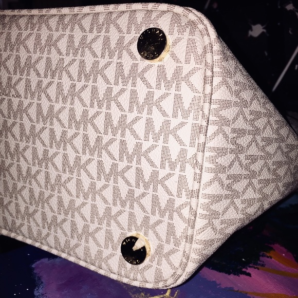 🎈SOLD🎈 Michael Kors Bag - Picture 6 of 11